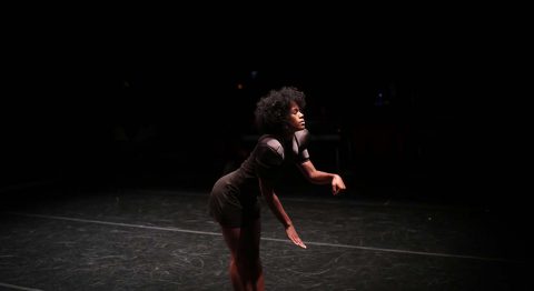 L&rsquo;haletant g r oo v e de Soa Ratsifandrihana - Critique sortie Danse Centre national de la danse