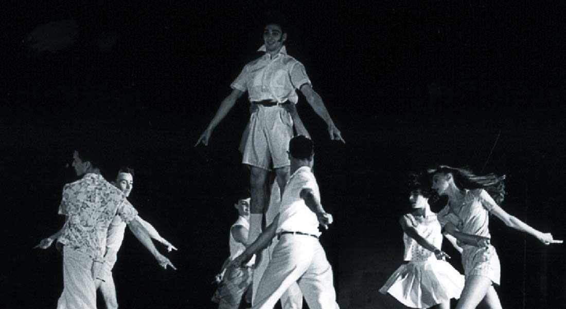 Necesito, pièce pour Grenade, re-création d’une pièce de Dominique Bagouet - Critique sortie Danse Montpellier Théâtre de l’Agora