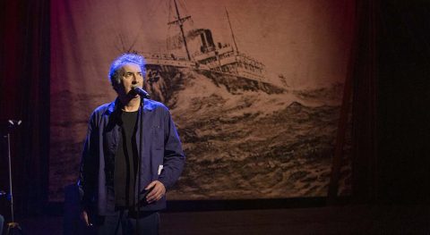 Tous les marins sont des chanteurs : un spectacle épatant d’émotion, de drôlerie et de poésie - Critique sortie Théâtre Paris Théâtre du Rond-Point