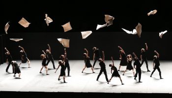 Venezuela d’Ohad Naharin par la Batsheva Dance Company, intense et poignant - Critique sortie Danse Paris Chaillot - Théâtre national de la danse