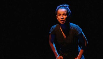 Les Monstrueuses ou le rêve d’Ella : Leïla Anis pose la question de ce qui fait vraiment la femme - Critique sortie Avignon / 2022 Avignon Avignon Off. Théâtre Arthéphile