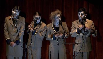 Yves Fravega fait se côtoyer philosophes et clowns dans Le Cabaret du Monde Tout de Suite - Critique sortie Avignon / 2022 Avignon Avignon Off. Théâtre de l'Entrepôt