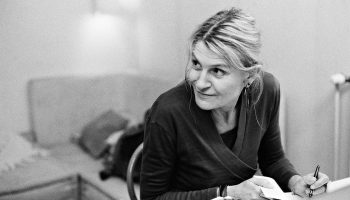 Anne Théron met en scène l’Iphigénie de Tiago Rodrigues - Critique sortie Avignon / 2022 Avignon Festival d’Avignon. Opéra Grand Avignon