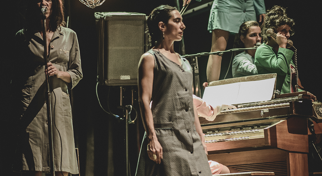 Les Petits Bonnets : une pièce de cirque musicale fine, explosive et percutante de Pascaline Herveet - Critique sortie Avignon / 2022 Avignon Avignon Off. Ile Piot