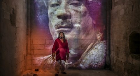 Moi, Kadhafi, mise en abyme d’une colère universelle, de Veronique Kanor, mise en scène Alain Timár - Critique sortie Avignon / 2022 Avignon Avignon Off. Théâtre des Halles