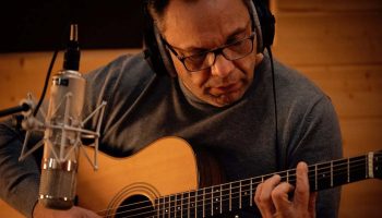 Biréli Lagrène en solo - Critique sortie Jazz Paris Le Bal Blomet