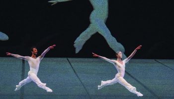 Danse et cirque à Nîmes : l’exaltation des corps - Critique sortie  Nîmes Théâtre de Nîmes