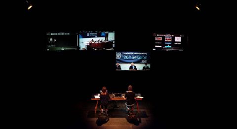 Out of the blue de Silke Huysmans et Hannes Dereere - Critique sortie Théâtre Paris Espace Cardin - Théâtre de la Ville