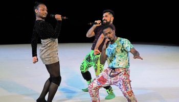 Monika Gintersdorfer présente son Trio (For the Beauty of it) avec Carlos Gabriel Martinez, Alex Mugler et Ordinateur, - Critique sortie Danse Bobigny MC93