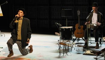 Anouk Grinberg et Nicolas Repac présentent Et pourquoi moi je dois parler comme toi : un bijou de vérité poétique, dans la mise en scène  d’Alain Françon - Critique sortie Théâtre Paris la colline