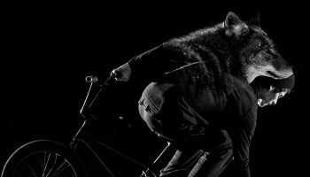 Le Cirque exalté revient avec « Foutoir Céleste », un spectacle envoûtant et contagieux d’humanité - Critique sortie Cirque Antony Espace cirque d'Antony