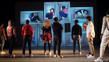 Avec Incandescences, Ahmed Madani fait vivre l’ardent sujet de l’amour - Critique sortie Théâtre Malakoff Théâtre 71