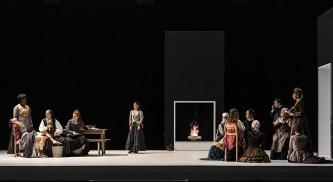 « Le Firmament » une pièce de l’Anglaise Lucy Kirkwood, mise en scène par Chloé Dabert - Critique sortie Théâtre Paris Le CENTQUATRE-PARIS