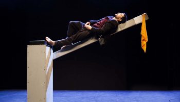 Olivier Meyrou et Stéphane Ricordel reprennent « Les Aventures d’Hektor » - Critique sortie Cirque Paris Le Monfort Théâtre