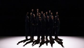 Navy Blue : La révolte gronde toujours chez Oona Doherty - Critique sortie Danse Paris Chaillot - Théâtre national de la danse