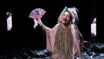 « Il n’y a pas de Ajar » de Delphine Horvilleur et Johanna Nizard, un monologue passionnant contre l’identité ! - Critique sortie Théâtre Paris Les Plateaux Sauvages