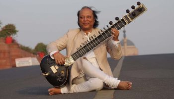 Le prodigieux sitariste Nishat Khan en concert - Critique sortie Jazz / Musiques Paris Théâtre des Abbesses