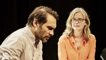 La Campagne : Sylvain Maurice met en scène le thriller vertigineux construit par Martin Crimp - Critique sortie Théâtre Sartrouville Théâtre de Sartrouville et des Yvelines - CDN