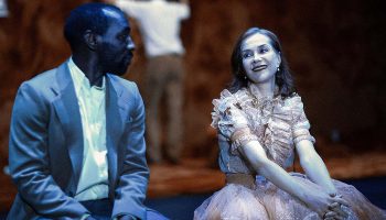 « La Ménagerie de verre » signée par Ivo van Hove avec Cyril Gueï et Isabelle Huppert - Critique sortie Théâtre Paris L’Odéon-Théâtre de l’Europe