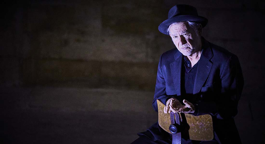 « Premier amour » de Samuel Beckett avec le talentueux Jean-Quentin Châtelain, mise en scène de Jean-Michel Meyer - Critique sortie Théâtre Paris Lucernaire