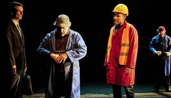 Elise Noiraud crée Ressources humaines, une partition remarquablement juste sur le monde du travail - Critique sortie Théâtre Paris Les Plateaux Sauvages