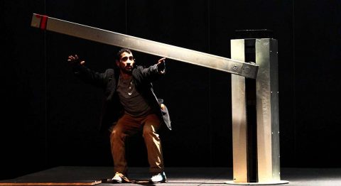Olivier Meyrou et Stéphane Ricordel mettent en scène Les Aventures d’Hektor - Critique sortie Théâtre Paris Le Monfort