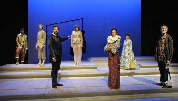 La mise en scène pleine de fantaisie et de vitalité d’Alain Batis de L’Ecole des maris de Molière - Critique sortie Théâtre Paris Théâtre de l'Epée de bois