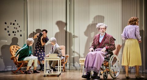 Phia Ménard donne un coup de jeune à l&rsquo;opéra de chambre de Philip Glass - Critique sortie Opéra Dunkerque Le Bateau Feu - Scène nationale Dunkerque