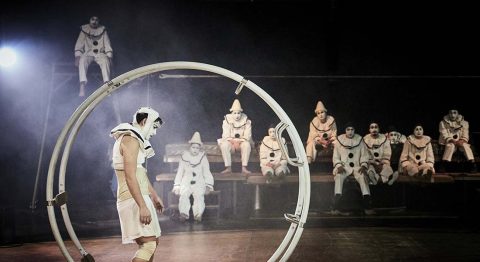 Balestra de Marie Molliens : un spectacle qui privilégie le groupe au détriment de l&rsquo;individu. - Critique sortie Théâtre Paris Espace Chapiteaux de La Villette