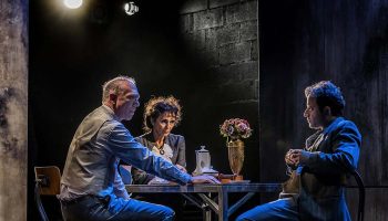 Exil intérieur : La Reine Blanche met en lumière les femmes scientifiques. Premier épisode avec Lise Meitner, la mère de la fission. - Critique sortie Théâtre Paris La Reine Blanche