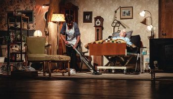 Grief and Beauty de Milo Rau : un théâtre qui oblige à ressentir - Critique sortie Théâtre Paris Théâtre national de la Colline