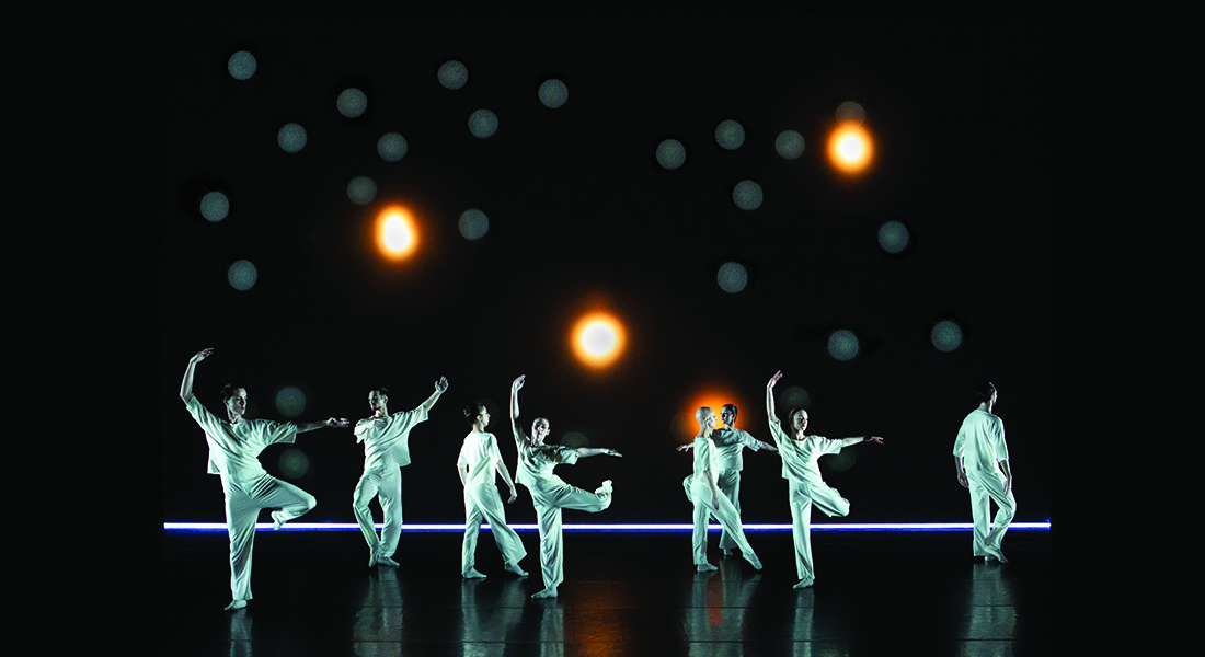 Lucinda Childs et Robert Wilson réinventent Relative Calm. Fascinant ! - Critique sortie Danse Paris La Villette