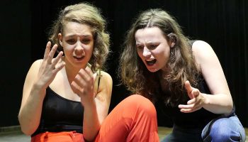 Laurence Kassovitz met en scène Stabat Mater Furiosa : une proposition organique et audacieuse - Critique sortie Théâtre Paris Théâtre de l’Epée de Bois