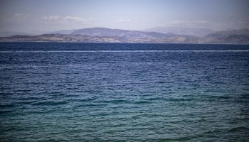 Au milieu des terres de Christophe Rulhes et Julien Cassier - Critique sortie  La Tangram - Scène Nationale - Scène 5