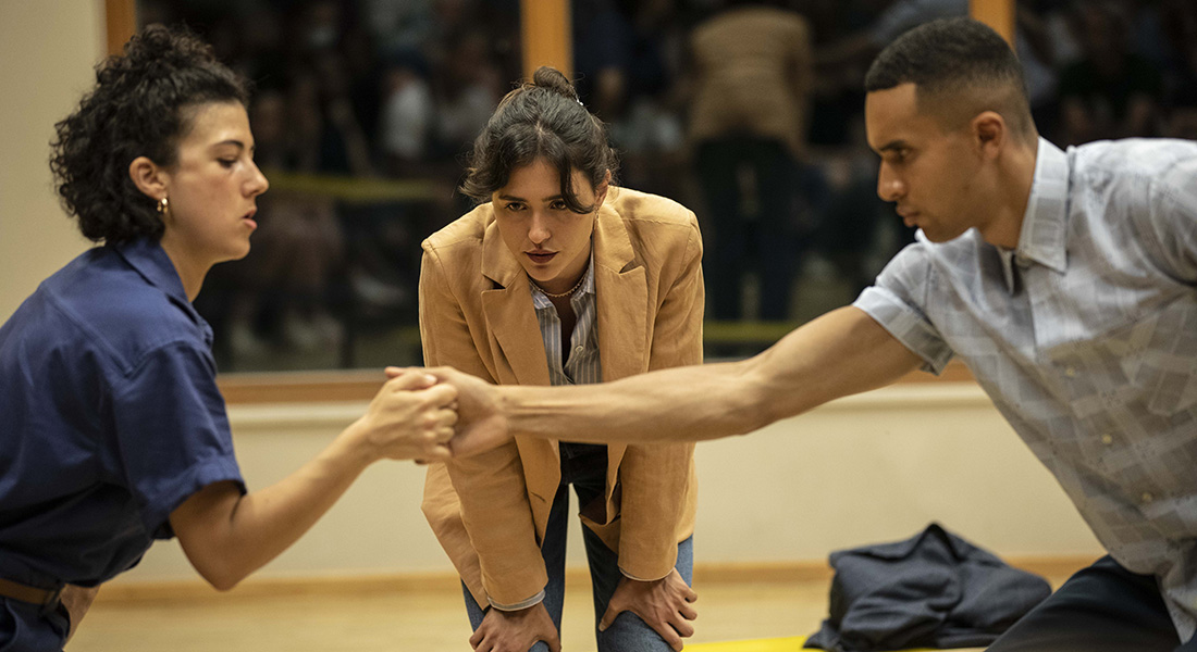 Adrien Béal met en scène Combats de Nicolas Doutey : une réjouissante fugue théâtrale - Critique sortie Théâtre Montpellier Théâtre des 13 Vents