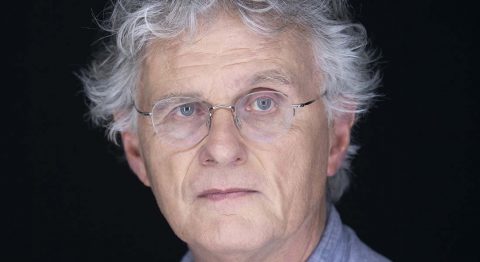 Gérard Mordillat porte Les vivants et les morts sur scène - Critique sortie Théâtre Paris Théâtre du Rond-Point