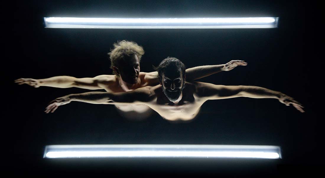 Philippe Saire et ses 2 danseurs illusionnistes dans « Hocus Pocus » - Critique sortie Danse CHATILLON Théâtre de Châtillon