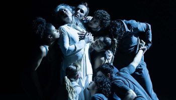 Mehdi Kerkouche reprend son réjouissant « PORTRAIT » de famille. Une pleine réussite ! - Critique sortie Danse Paris La Scala Paris