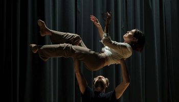Danser la faille, une conférence dansée de Sylvère Lamotte - Critique sortie Danse Paris Maif Social Club