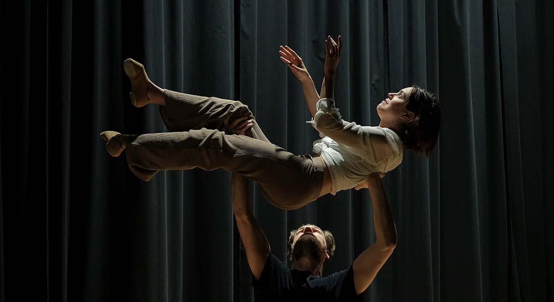 Danser la faille, une conférence dansée de Sylvère Lamotte - Critique sortie Danse Paris Maif Social Club