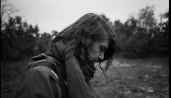 Thomas Piasecki crée Regarde les tomber. Entretien. - Critique sortie Théâtre Béthune Comédie de Béthune