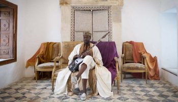 Alune Wade enfile les habits du « sultan » pour son dernier recueil - Critique sortie Jazz / Musiques