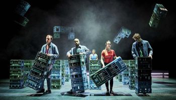 Le Théorème du pissenlit : une mise en scène d’une beauté percutante d’Olivier Letellier - Critique sortie Théâtre Paris Théâtre de la Ville Les Abbesses