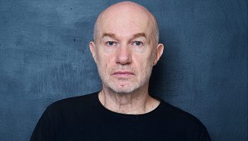 Pierre Martot adapte pour la scène « Le Mythe de Sisyphe » de Camus : un défi réussi  ! - Critique sortie Théâtre Paris Lavoir Moderne Parisien