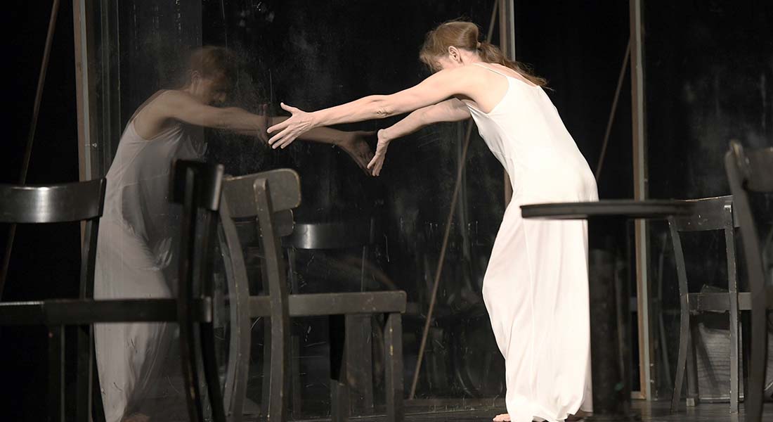 Café Müller, le chef-d’œuvre de Pina Bausch - Critique sortie Danse Paris Théâtre de la Ville Hors-les-murs à La Villette