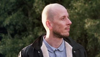 Futur Proche de Jan Martens met en scène quinze interprètes de l’Opera Ballet Vlaanderen - Critique sortie Danse Paris La Villette Grande Halle