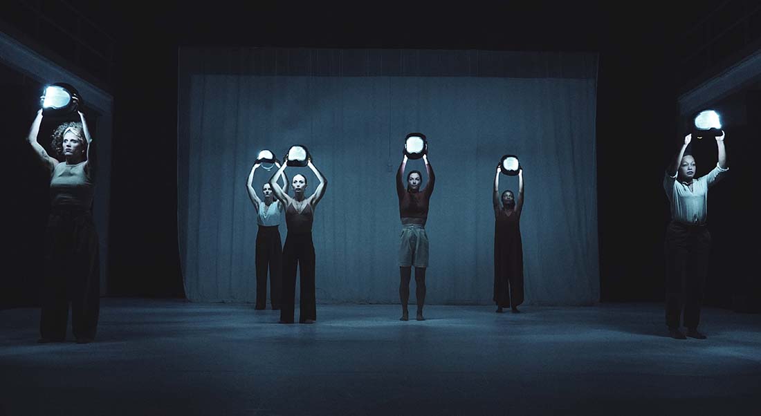 « Royaume » d’Hamid Ben Mahi, six femmes en quête d’une vérité pas facile à dire - Critique sortie Danse Boulazac L'Agora - Pôle National de Cirque