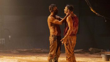 Rodrigo Portella met en scène Tom na Fazenda (Tom à la Ferme) : un moment de théâtre d’exception - Critique sortie Théâtre Paris Théâtre Paris-Villette