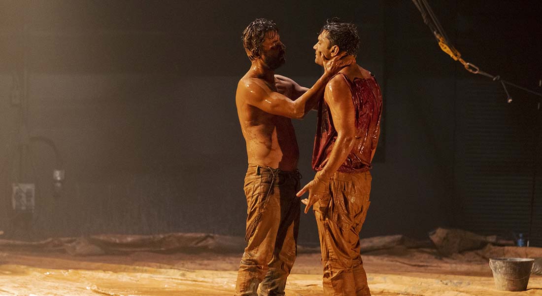 Rodrigo Portella met en scène Tom na Fazenda (Tom à la Ferme) : un moment de théâtre d’exception - Critique sortie Théâtre Paris Théâtre Paris-Villette