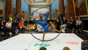 TRAIT(s) : un cirque graphique intelligent et sensible composé par Coline Garcia - Critique sortie Cirque